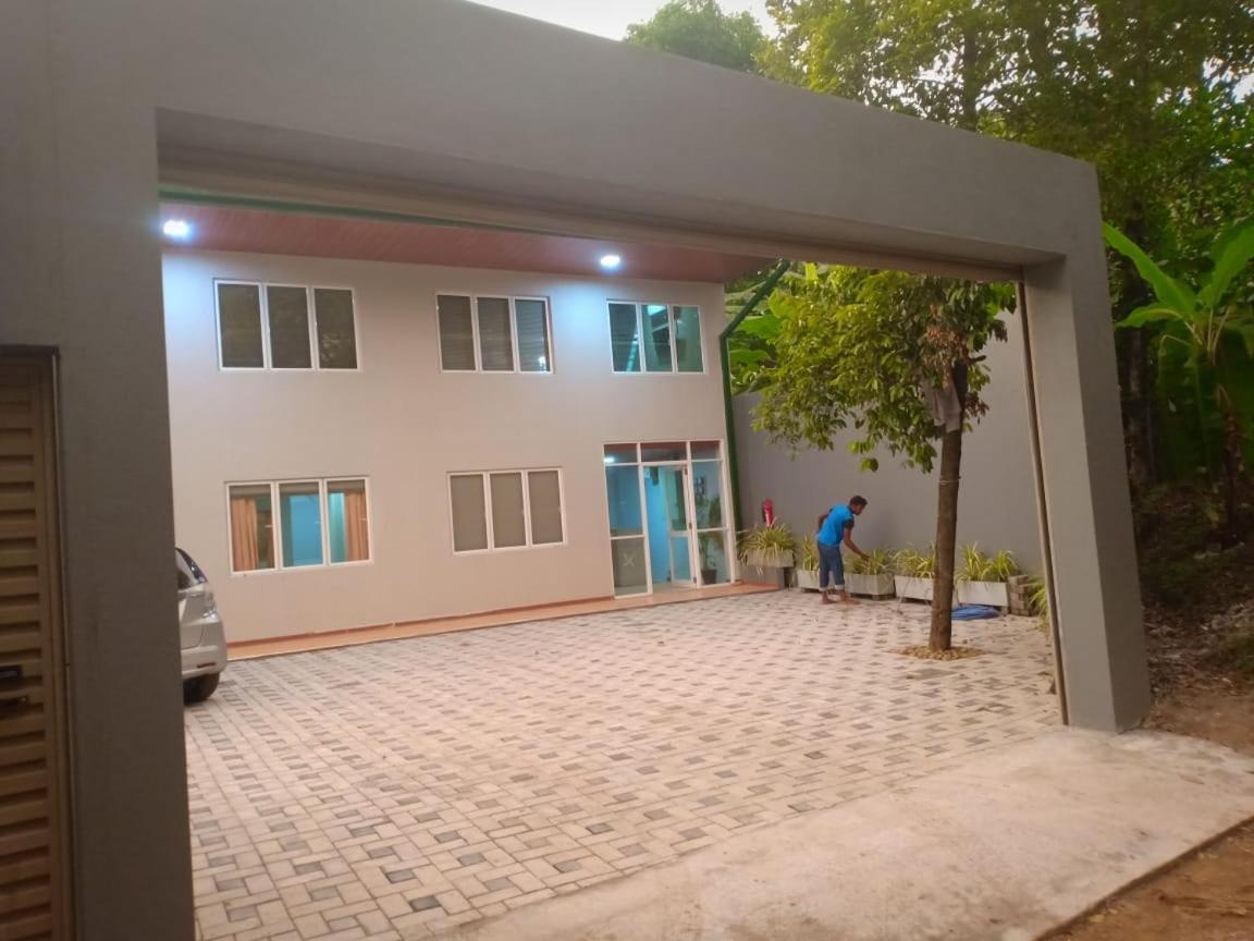 Fox Villa Wattala Luaran gambar